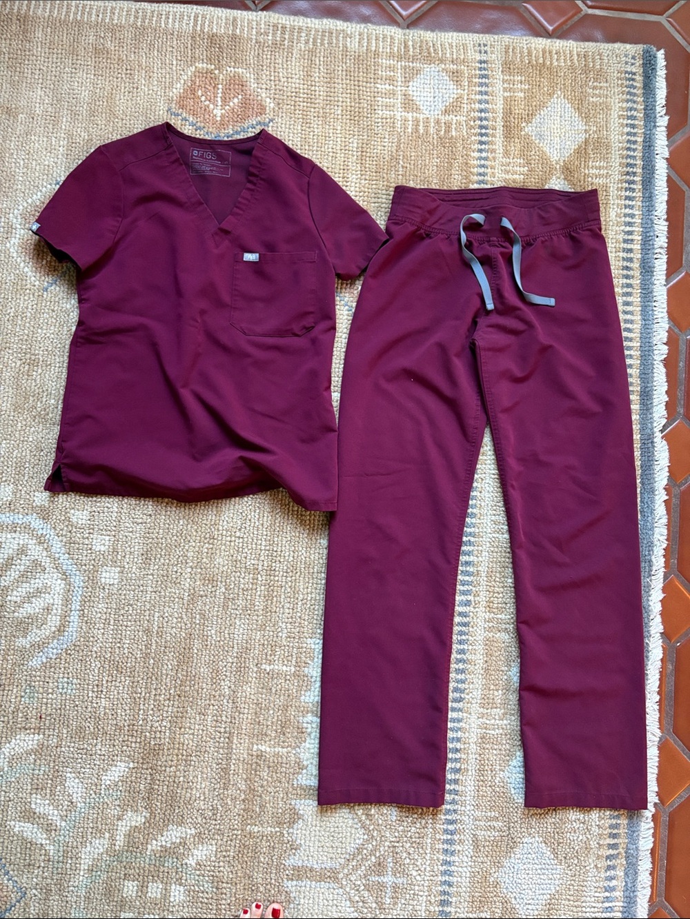 Figs maroon scrubs size xs